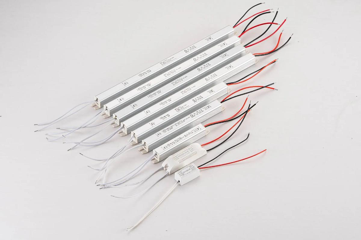 廣告燈箱發(fā)光字電源源頭廠家 控制器選型與燈箱廣告應(yīng)用指南
